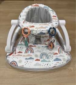 Fisher-Price Sit-Me-Up Floor Seat Portable Baby Chair With Toys, Rainbow Showers