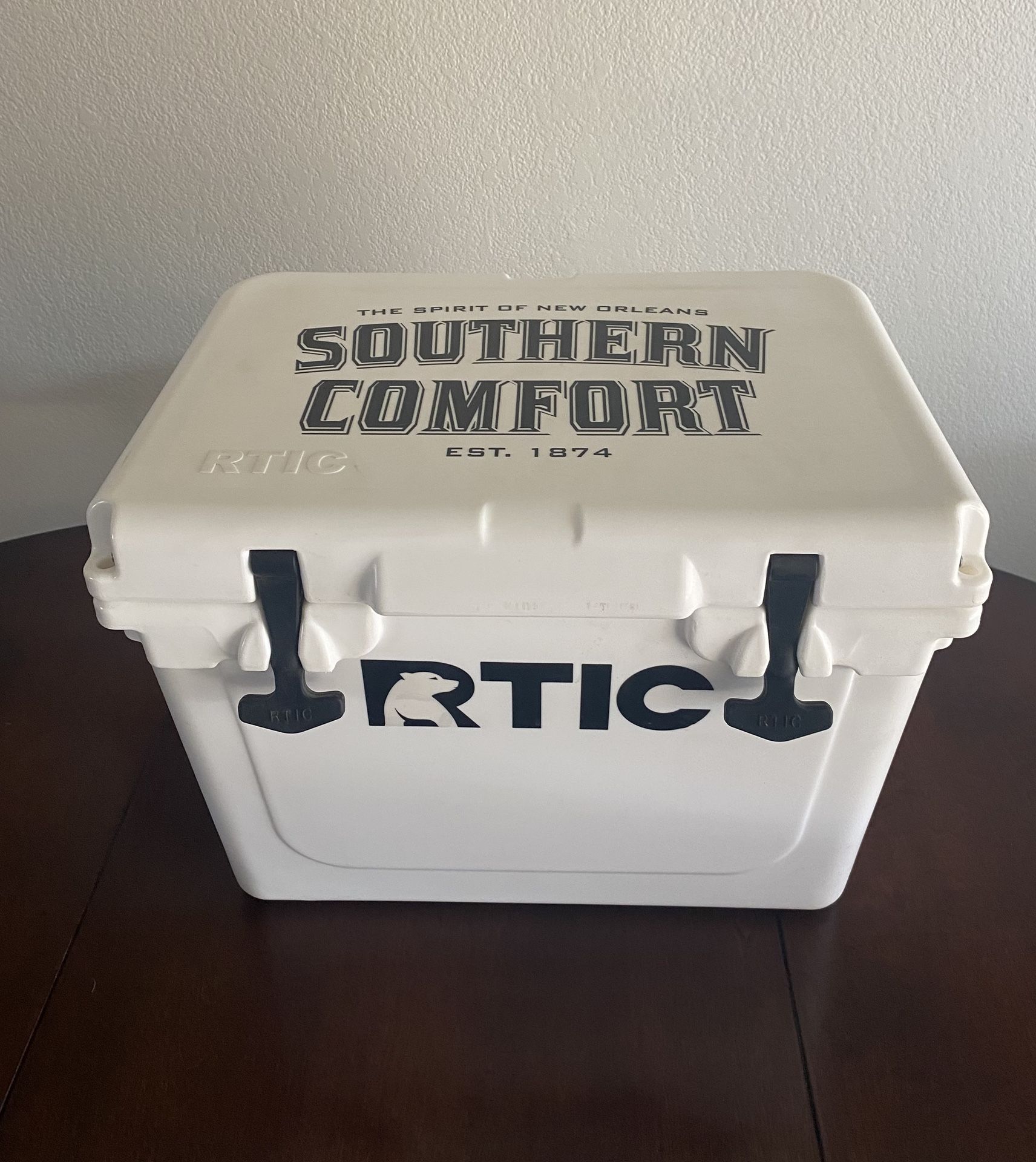 RTIC 20 QT ULTRA-TOUGH COOLER 