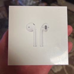 Apple Air Pods 2nd Gen With Charging Chase. Brand New/Sealed