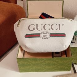 GUCCI FANNY BAG AUTHENTIC 