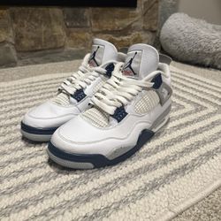 Nike Jordan 4 Midnight Navy Size 9.5