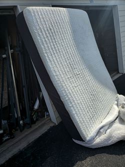 Queen memory foam mattress $70 firm