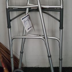 Deluxe Folding Walker 