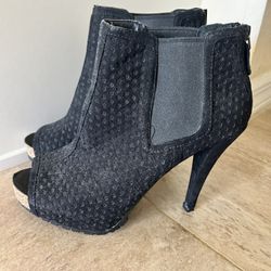 Women’s Black Heels (see description)