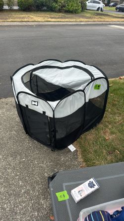 Small dog enclosed pen