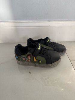 Boys shoes