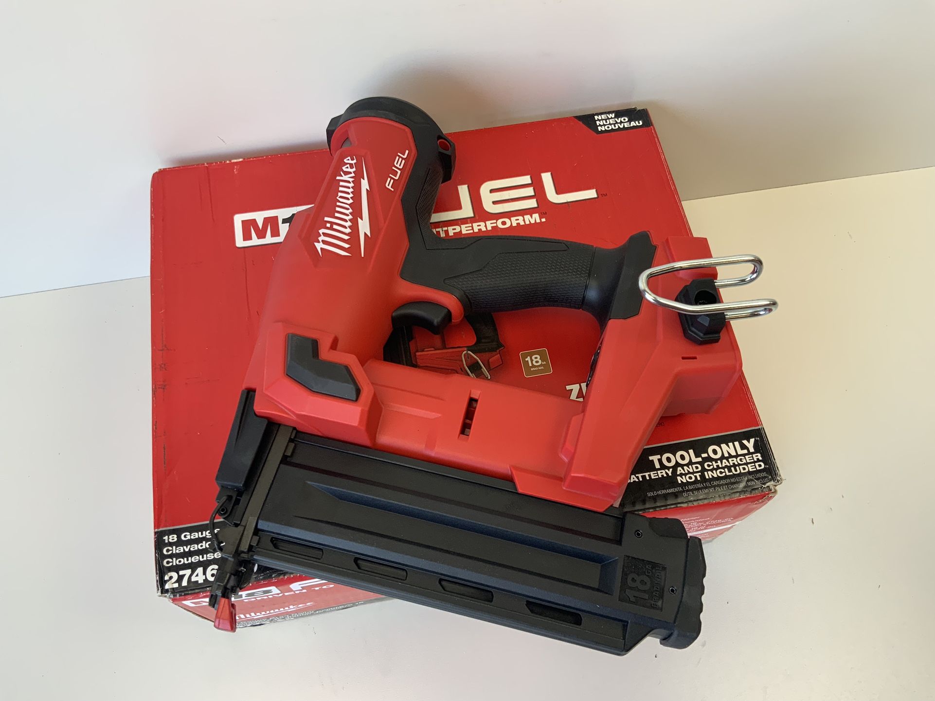 Milwaukee M18 FUEL 18-Volt Lithium-Ion Brushless Cordless Gen II 18-Gauge Brad Nailer (Tool-Only)