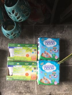 Pampers. Focos. $5 cada paquete