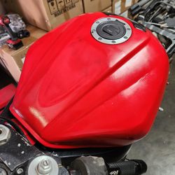 2005 YAMAHA R6 GAS TANK / FUEL PUMP