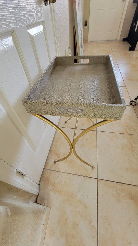 Side Table/ Accent Table