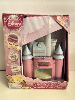 Pre-Owned Light-up Storyteller Alarm Clock (Cinderella castle)