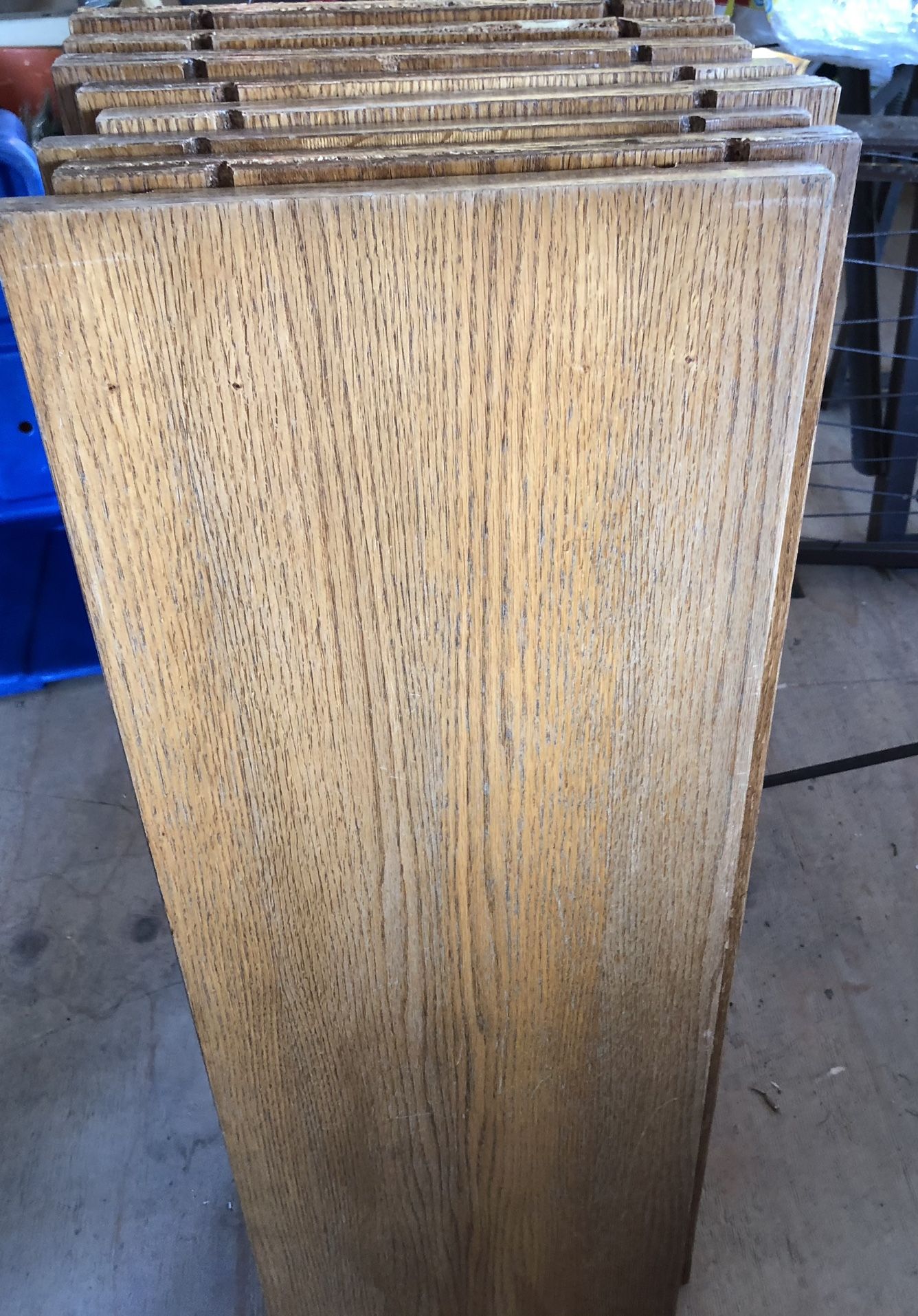 8 LAMINATE SHELVES