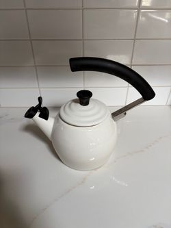 Le Creuset tea kettle white