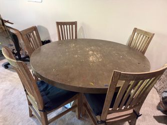 60” Round Dining room table