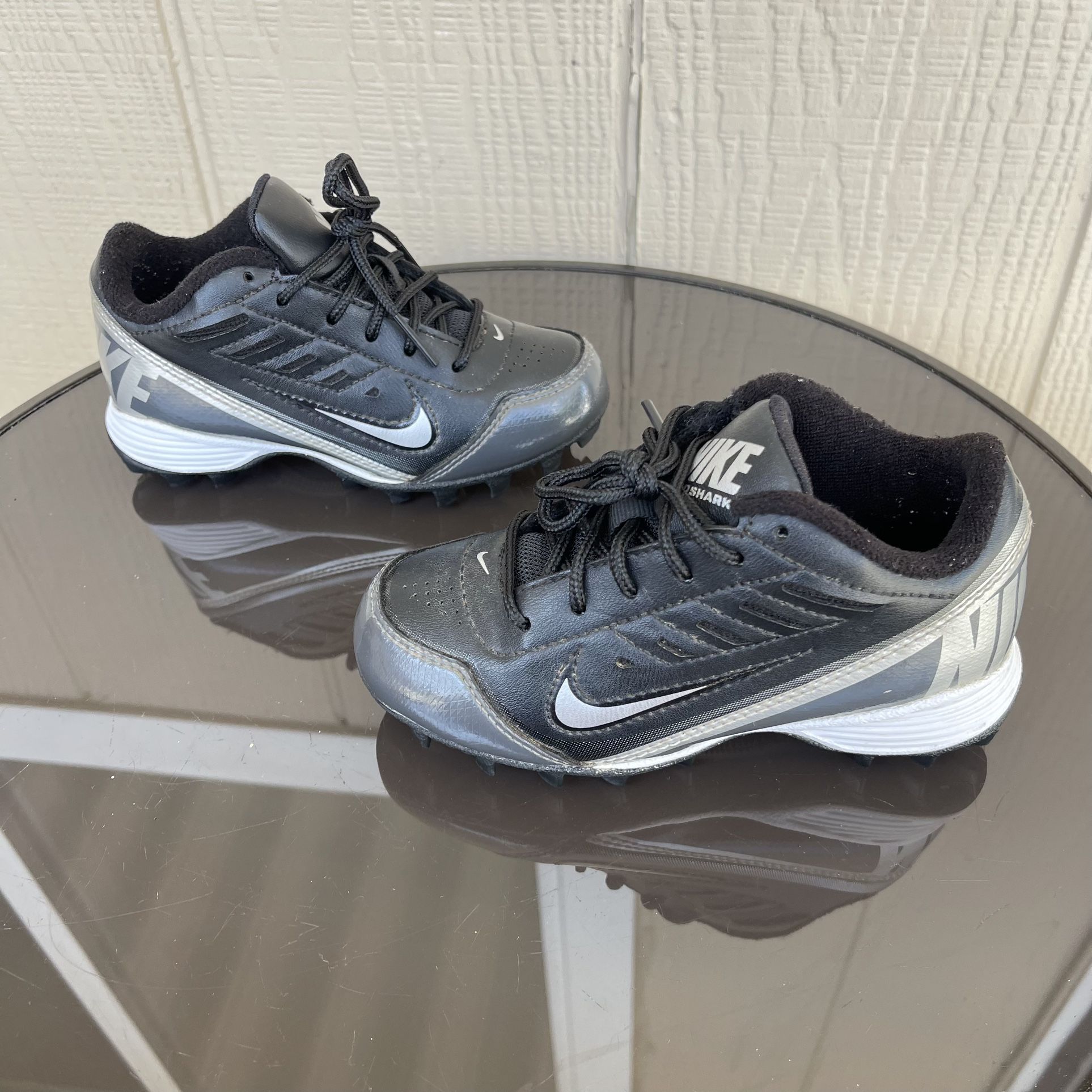 Pre- Owned Kids Nike Land Shark Football Cleats Black 511290-009 Size 10C