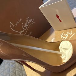 Christian Louboutin - Size 40