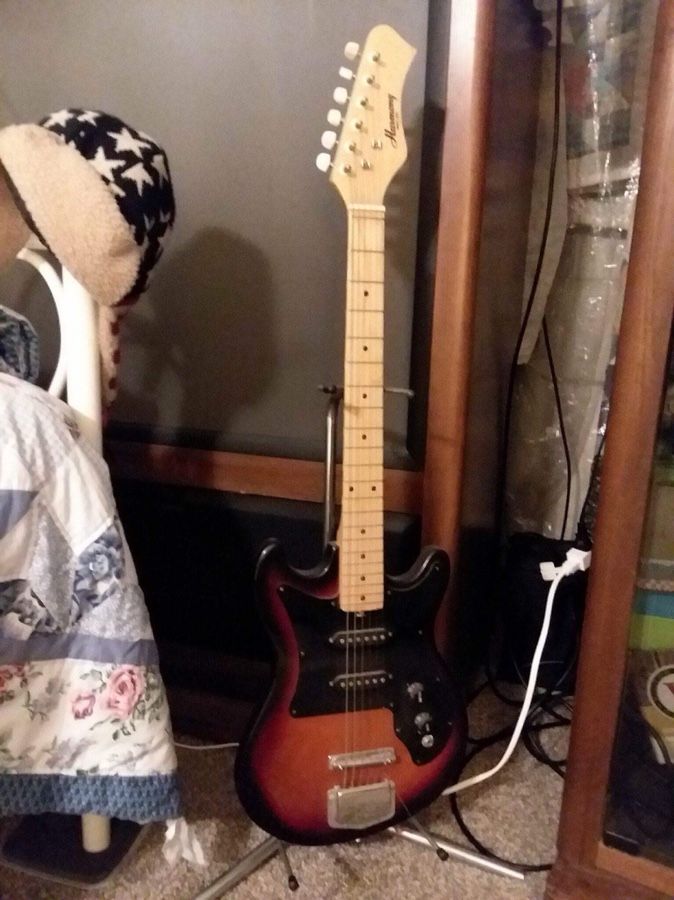 Harmony Vintage Electric Guitar 🎸