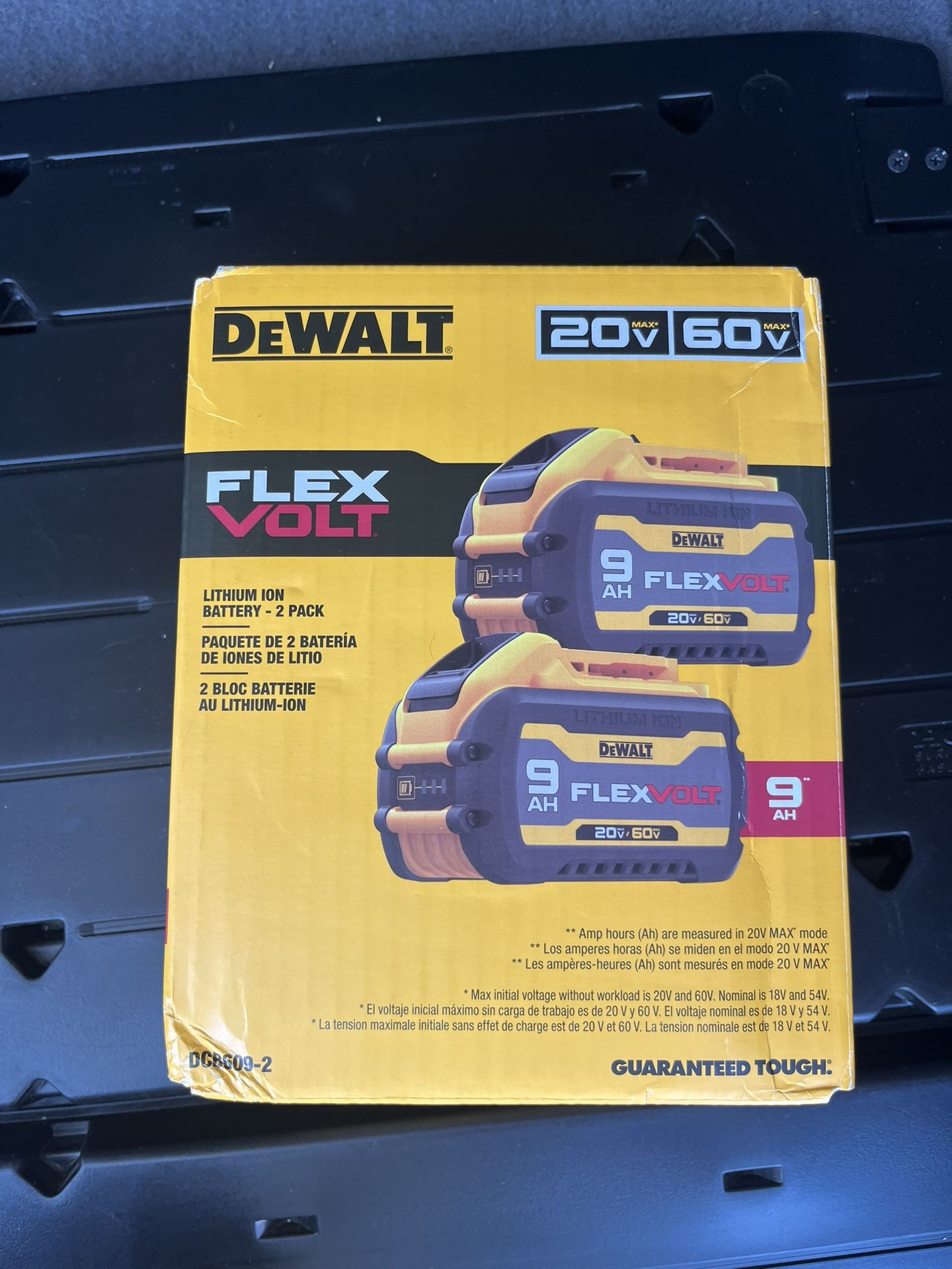 DeWalt 20V-60V MAX FLEXVOLT 9 Ah Lithium-Ion 9Ah 20V / 3Ah 60V Battery Combo Pack 2 pc