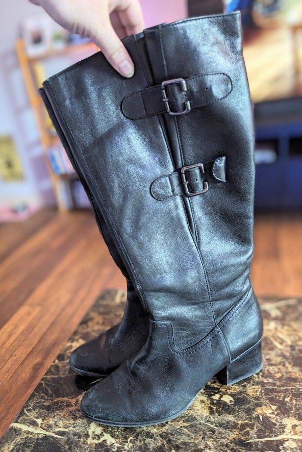 Women's Boots Size 10