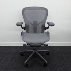 LIKE NEW HERMAN MILLER REMASTERED AERON CHAIR SIZE C FULLY LOADED WITH POSTURE FIT SL!