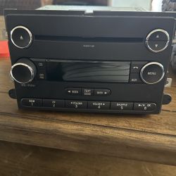 2014-2019 Ford E150 E250 E350 AM FM Aux MP3 Single CD Player EC2T-18C869-AB