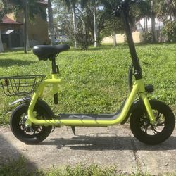Electric Scooter with Seat !2x Dual Battery!