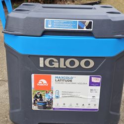 Igloo Latitude 60 Roller Cooler