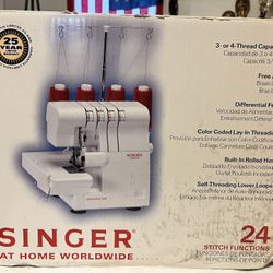 Singer Sewing Machine 