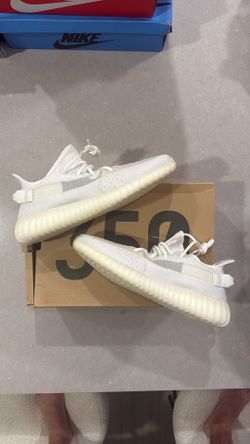 Deadstock Yeezy Boost 350 V2 Bone