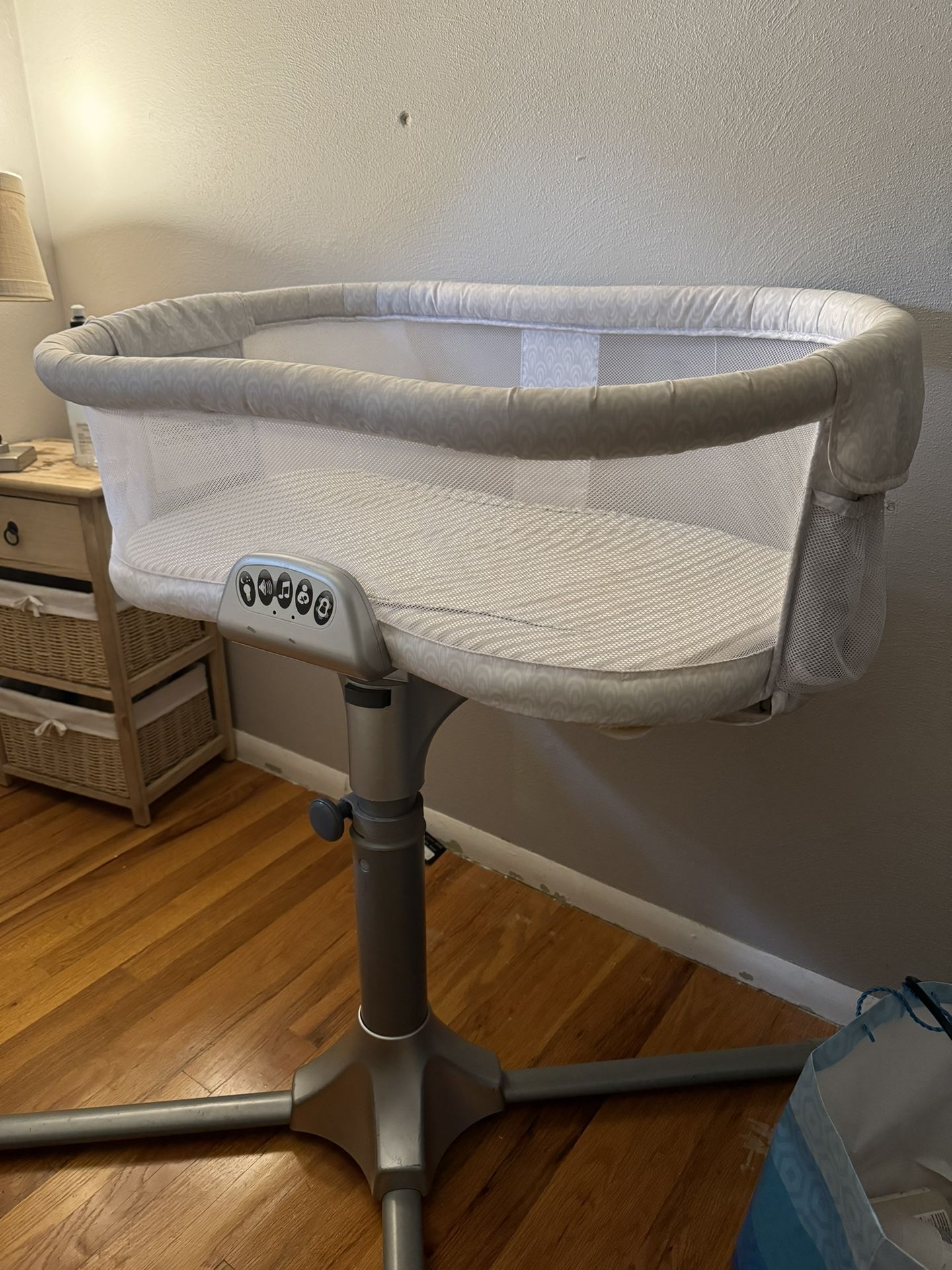 Swivel Sleeper Bassinet