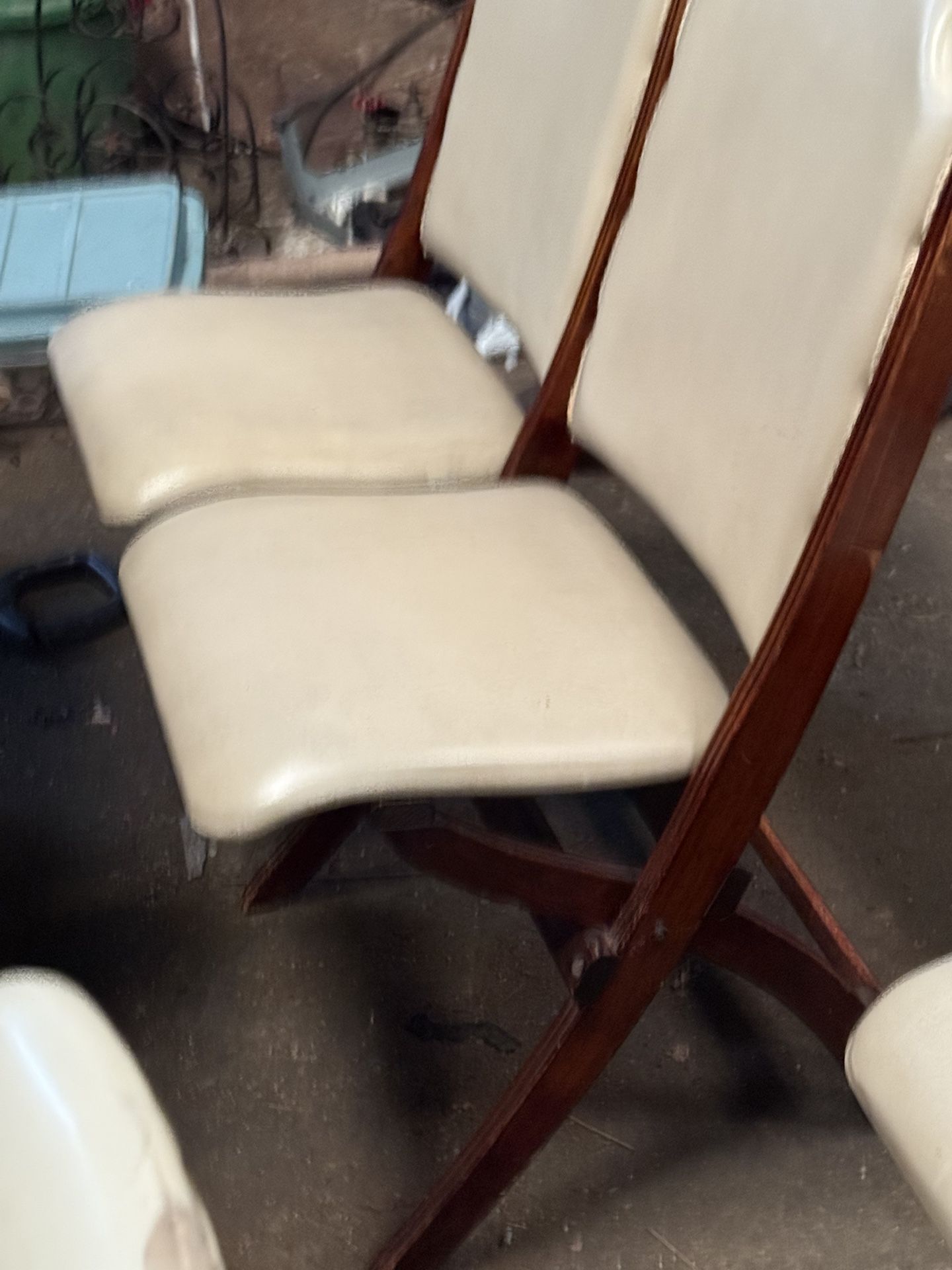 Vintage 2/3 Folding White Leather Venue Seats