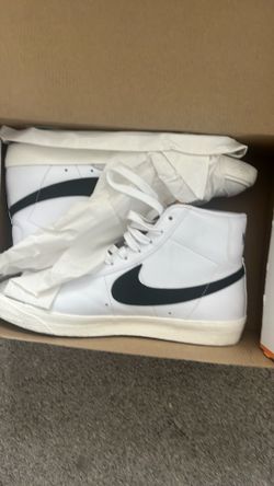 Nike blazer white and black size 10half