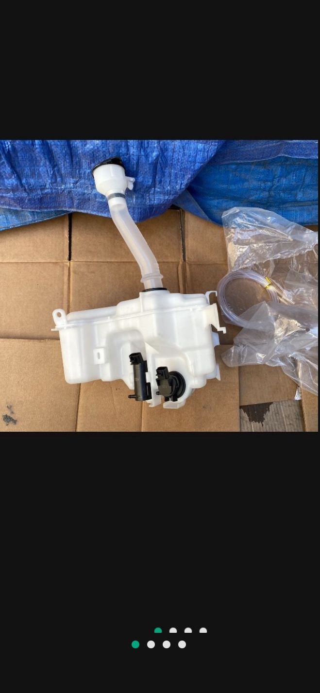 Lexus is 350 Windshield Washer Reservoir 14to16 New Aftermarket