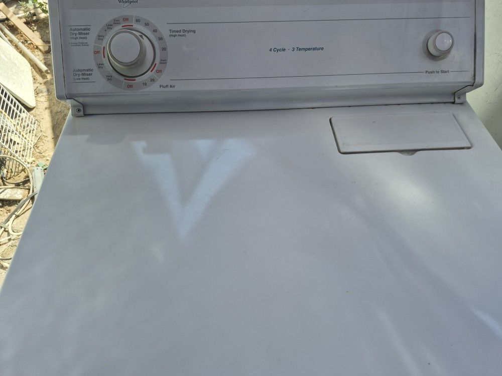 Whirlpool Gas Dryer Large Capacity And Heavy Duty Works Good