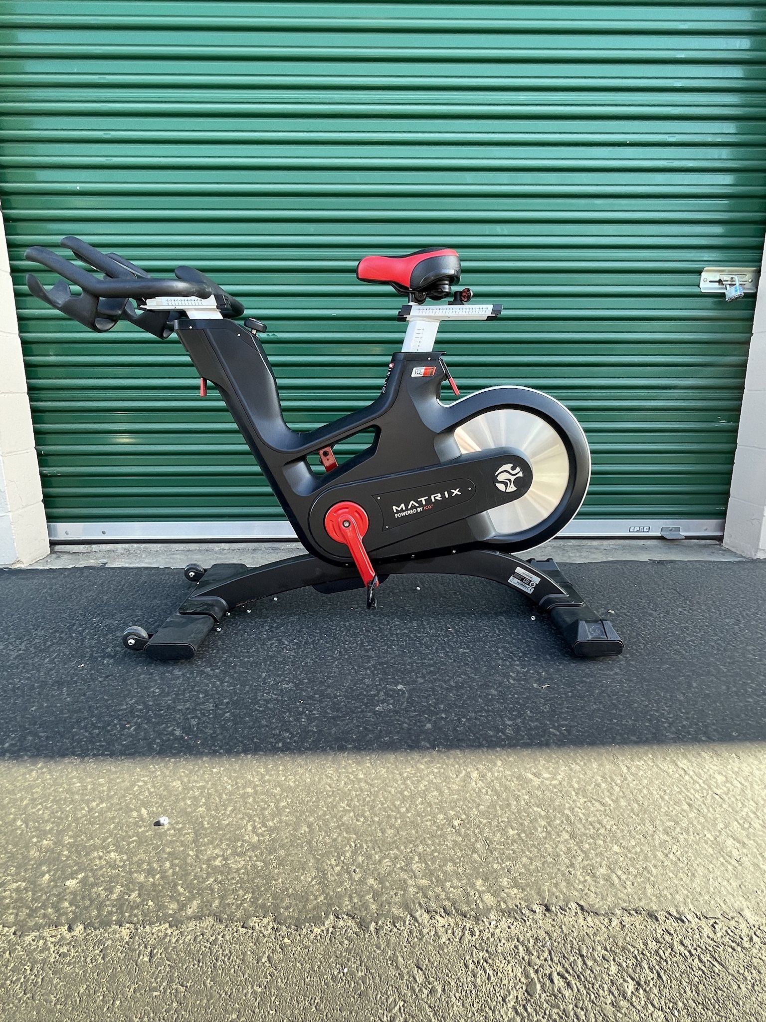 Matrix Powered By ICG IC7 Commercial Spin Bike