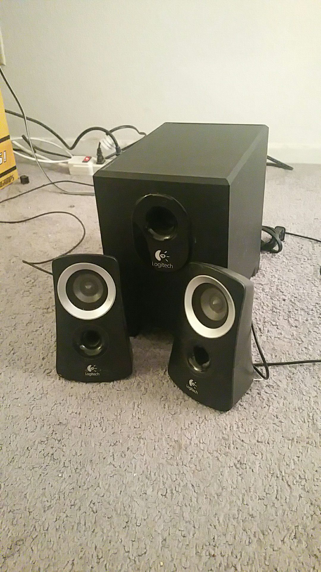 Logitech 2.1 speakers