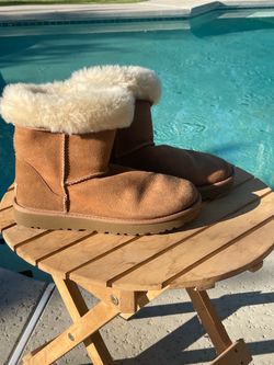 Women’s size 9 Uggs