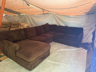 Brown couch great condition clean we sell all the time delivery $40 local