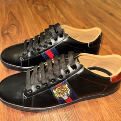designer sneakers men size 10 (European 43) 