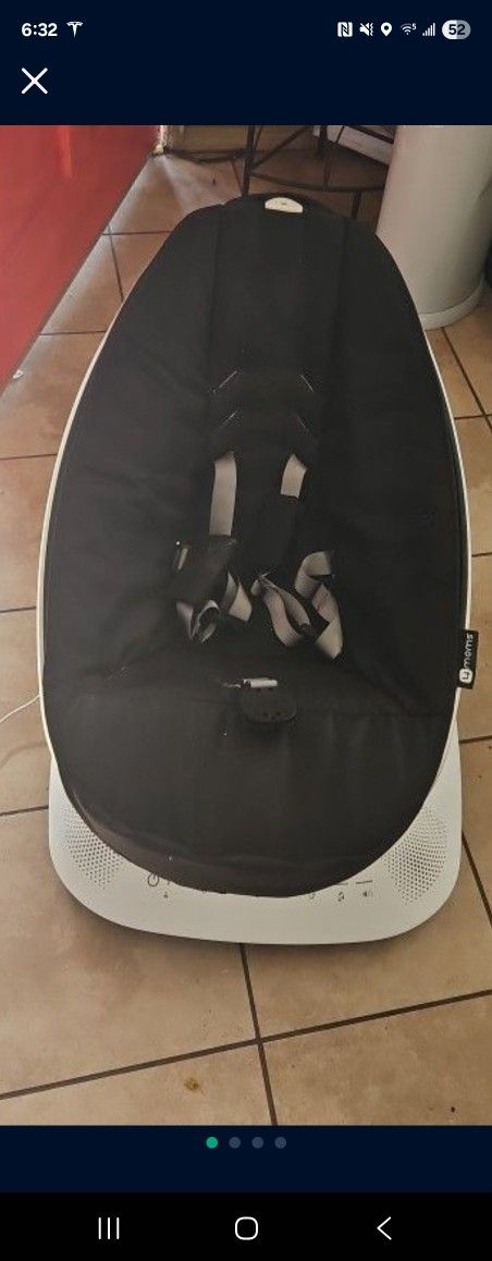 4 MOMS Mamaroo Multi-motion Baby Swing