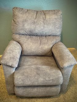 La-Z-Boy P10727 Power Recliner w/ USB – Excellent Condition