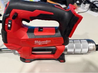 Milwaukee Grease Gun M18