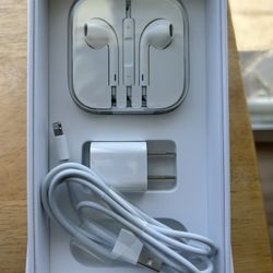 Apple 6 charger and headphones