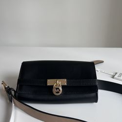 BRAND NEW MICHAEL KORS BLACK  OR RED LEATHER BELT BAG L/XL NWT