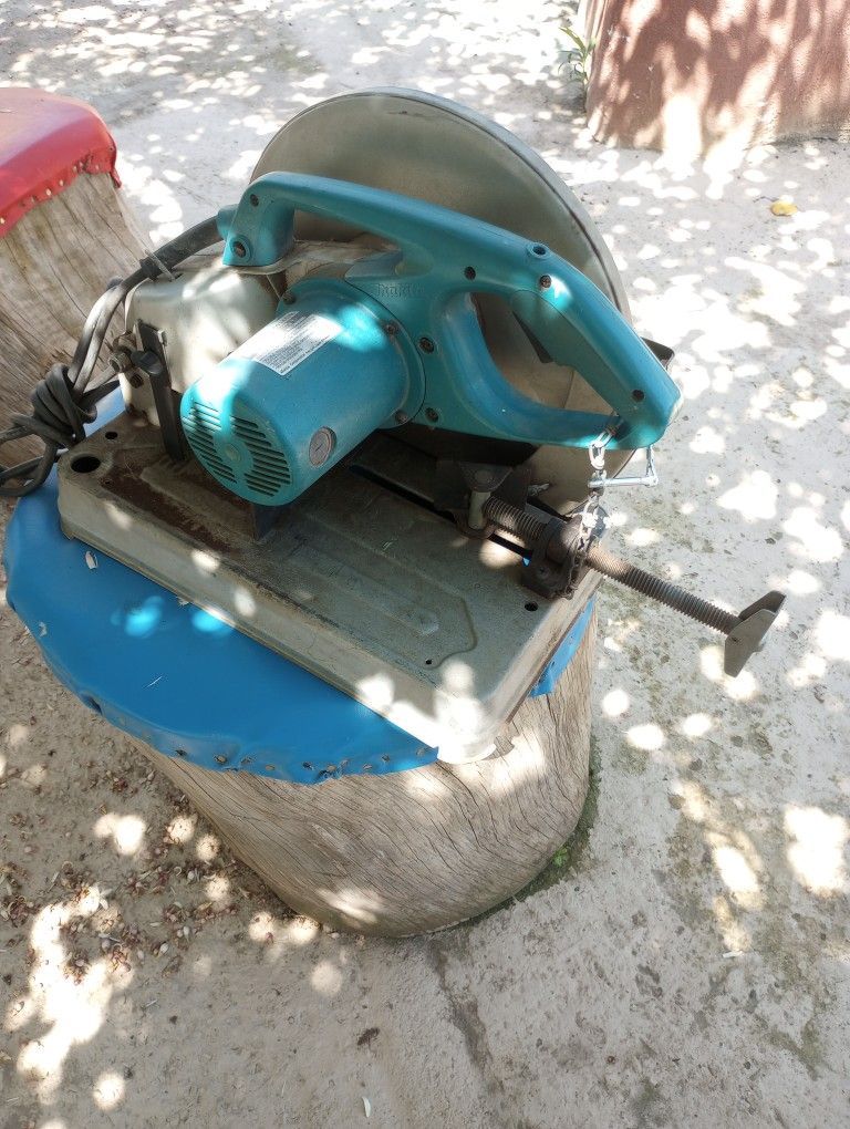 Makita Chop Saw (Works Excellent) 