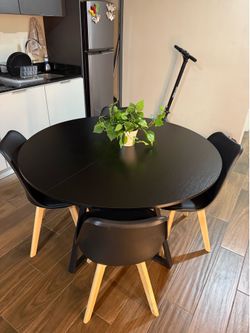 Modern Round Black Dining Table with 4 Chairs