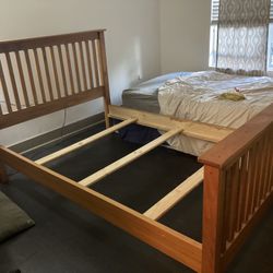 Bed frame - Full Size Bed 