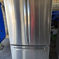 Fridges For sale are Plugged In free Deliver