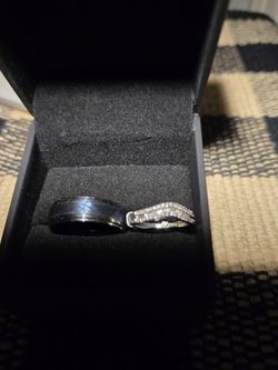 Men and Woman Wedding Band Set