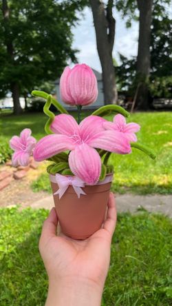 Pipe cleaner flowers